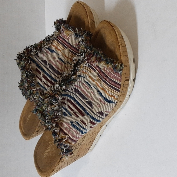 Minnetonka women casual wedges sandals Slip-on 11 Fringe Boho - Picture 10 of 10
